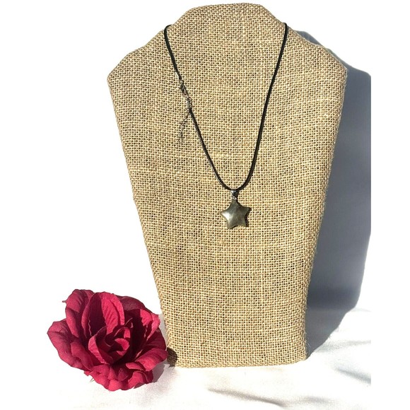 Labradorite Star Shaped Pendent Green Reiki Healing - Picture 3 of 12